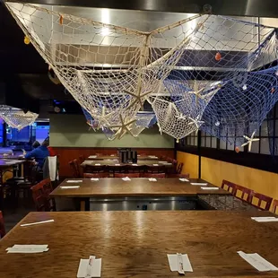 sushi and sashimi, interior