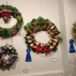 wreath contest display