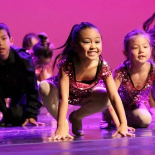 Little ones training on the stage Photo by Luis Silos