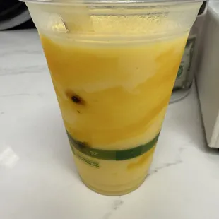 Passion fruit mango very fresh and tasty !