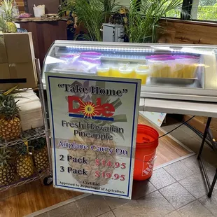 They sell fresh take home pineapples here too