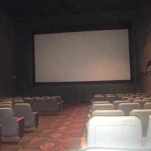 Nice empty theater!!