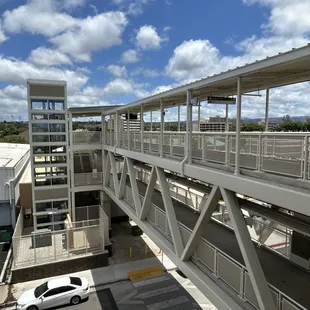 Pouhala Station - pedestrian walkways