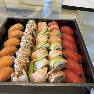 71. Deluxe Maki and Nigiri Platter