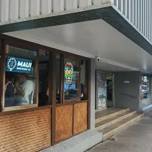 the outside of the restaurant