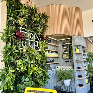 such a cute interior!!