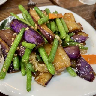 K6. Sauteed Eggplant with Garlic Sauce