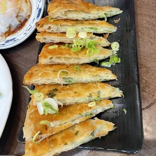 A7. Beef & Raw Egg Congee Lunch