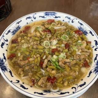 E11. Pickled String Bean & Minced Pork Rice Noodle