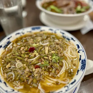 E13. Sichuan Spicy & Beef Rice Noodle Soup
