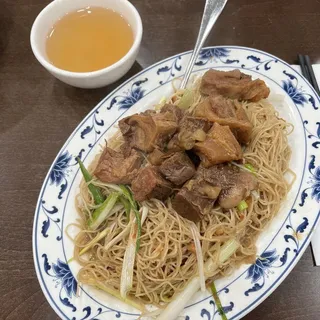H6. Beef Brisket Lo Mein