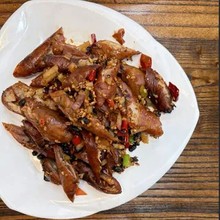 I10. Fried Pork Intestine with Chilli Pepper