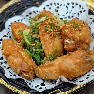 Salt and pepper chicken wing