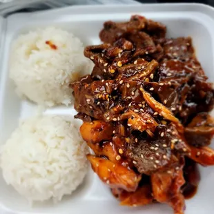 Spicy chicken and spicy beef teriyaki, so good!!