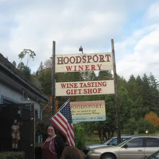 Hoodsport Winery sign