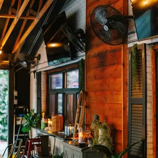 Hoof and Barrel patio outside seating