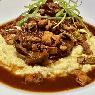 Braised Short Rib with bleu cheese shagbark heirloom grits, BB &quot;jus&quot; sauce, fried leeks