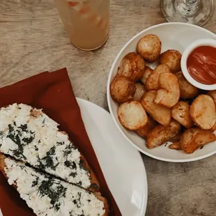 Salmon toast