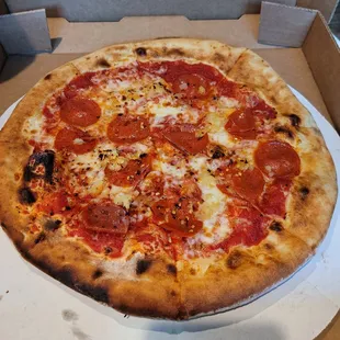 The jabroni (the special) pepperoni, pinneapple and red pepper flakes