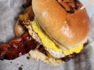 Lori's American Grille