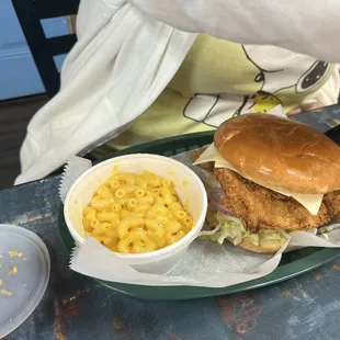 Classic crispy Chicken and Mac &amp; Cheese