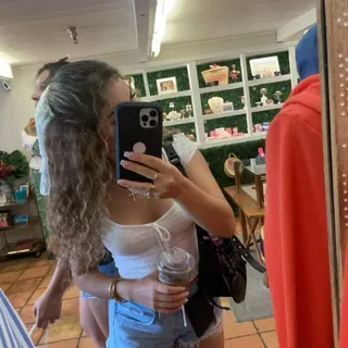 Mia M.