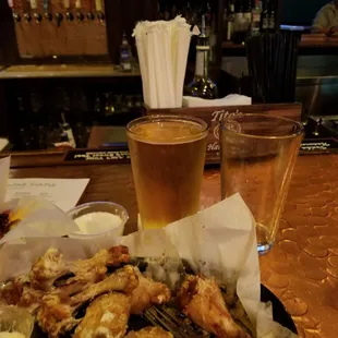 Parmasean garlic wings and beer