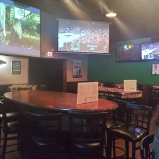 Some tvs and high tv's.