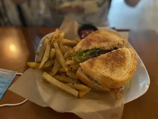 Lola - An American Bistro
