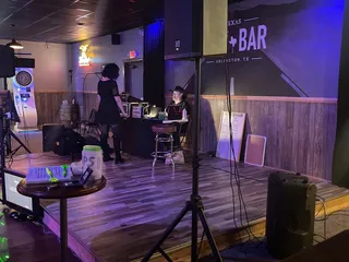 HWY BAR