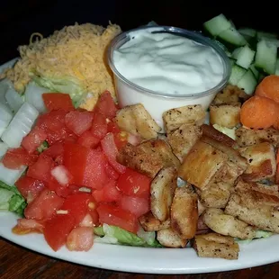 House salad with bleu cheese dressing