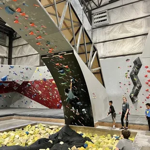"The Snake" bouldering wall