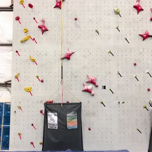Auto belay wall
