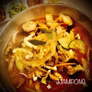 JJAMPONG SEAFOOD NOODLE SOUP