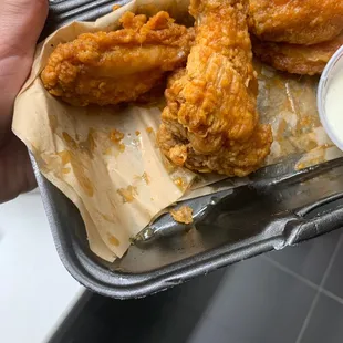 chicken wings and fried chicken, bbq chicken, fried chicken wings, chicken, bbq wings, chicken wings, fried chicken, poultry, food