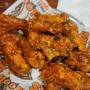 fried chicken wings, bbq wings, poultry, chicken wings and fried chicken, bbq chicken, fried chicken, chicken wings, food, chicken