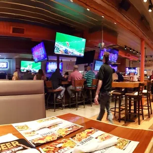 Hooters in wolfechase has revamped