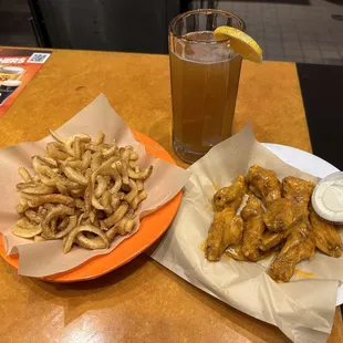 fried chicken wings, chicken, poultry, chicken wings and fried chicken, bbq wings, food, chicken wings, bbq chicken, fried chicken