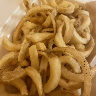 Curly Fries nicely seasoned