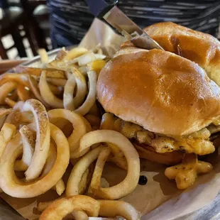 Bacon Mac &amp; Cheese Burger