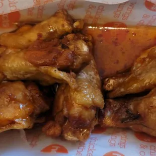 Daytona wings in honey chili sauce