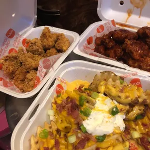 20 boneless Daytona/lemon pepper with Waffle loaded fries.