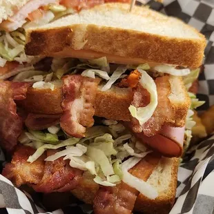 a bacon and lettuce sandwich