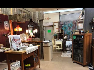 Cloud Creek Antiques