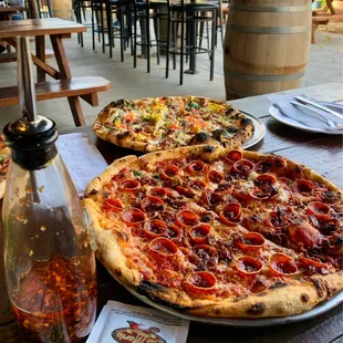 Sweet Pig (Front), Big Chicken (Back)