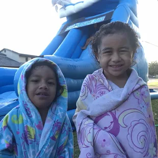 Water slide in Kapolei front lawn. Kids had a blast.
