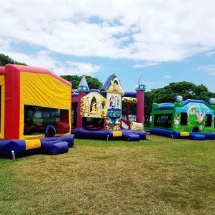 Ala Moana Beach set up for Hongwanji Mission school