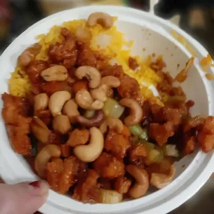 Lunch size chicken with cashews