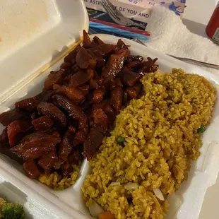 Boneless ribs with fried rice