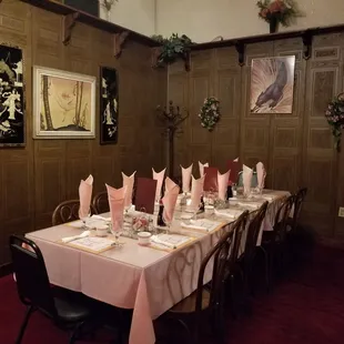Table setting at a back room